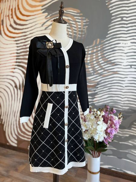 Коротка вязана чорна сукня міні з білим візерунком  бул2 фото